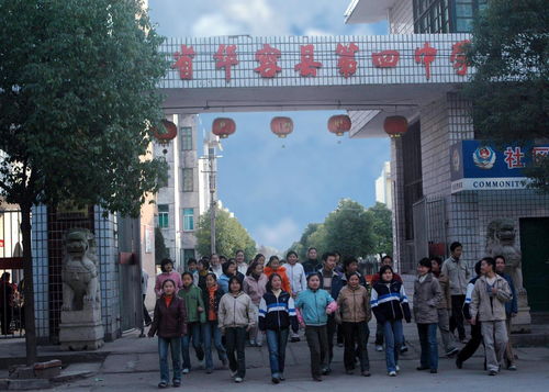 华容县第四中学与潮安县彩塘中学 两所地域文化浸润的校园缩影