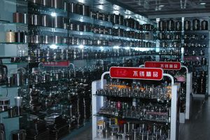 匠心传承与希望摇篮 彩塘镇桂佳盛不锈钢制品厂与彩塘中学的在地交响