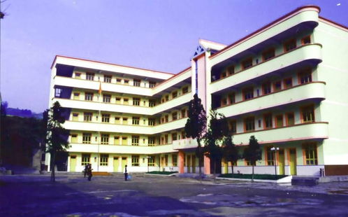 榕江县实验高级中学与潮安县彩塘中学 两所县域中学的教育探索与特色发展